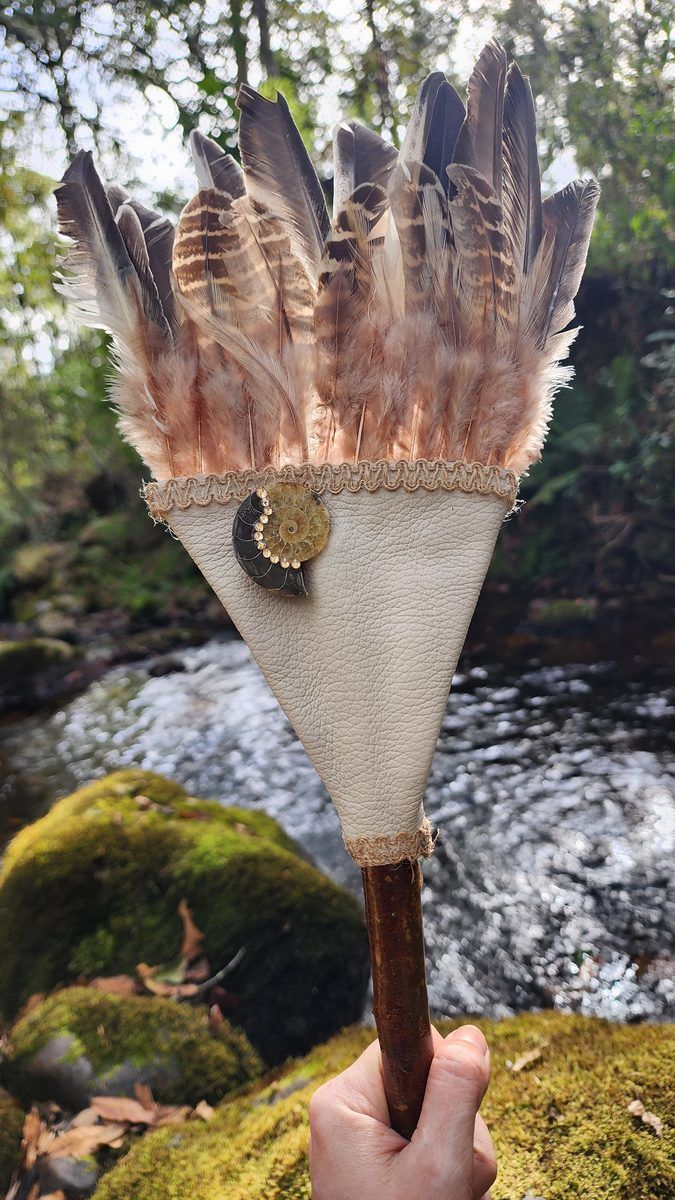 Feather fan wand